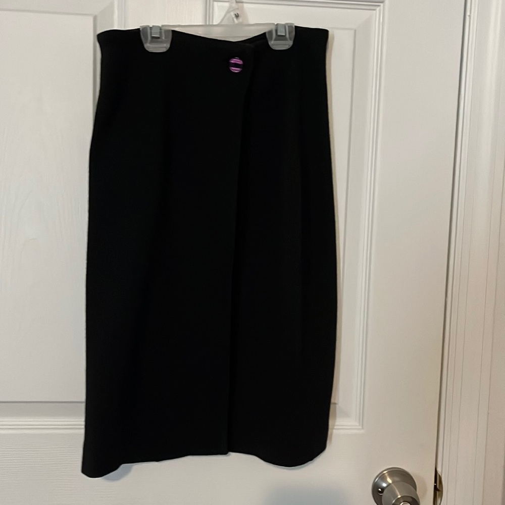 Small black theomiles wool wrap skirt